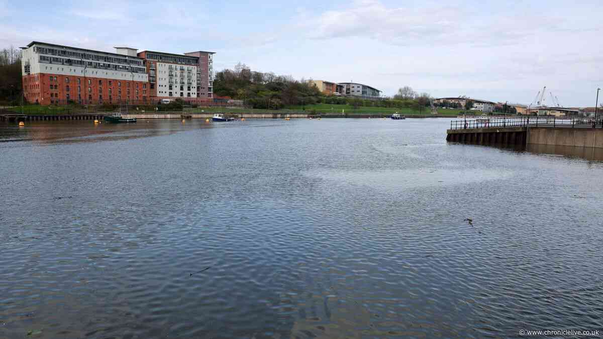 Car enters River Wear LIVE: Major emergency response near Wearmouth Bridge in Sunderland