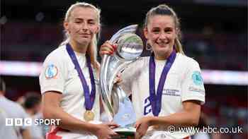 Toone and Kelly miss out on Lionesses squad