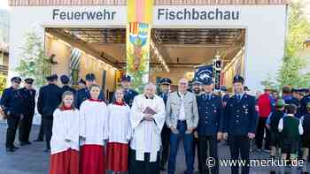 Brezen-Schlüssel und zwei Ferkel: Witzige Geschenke bei Feuerwehrhaus-Einweihung