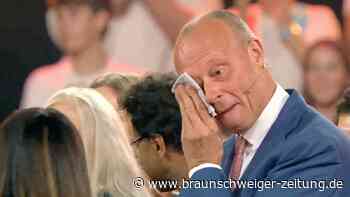 „Kanzler hat Tränen in den Augen“: Merz überreicht Schulpreis – und wird emotional