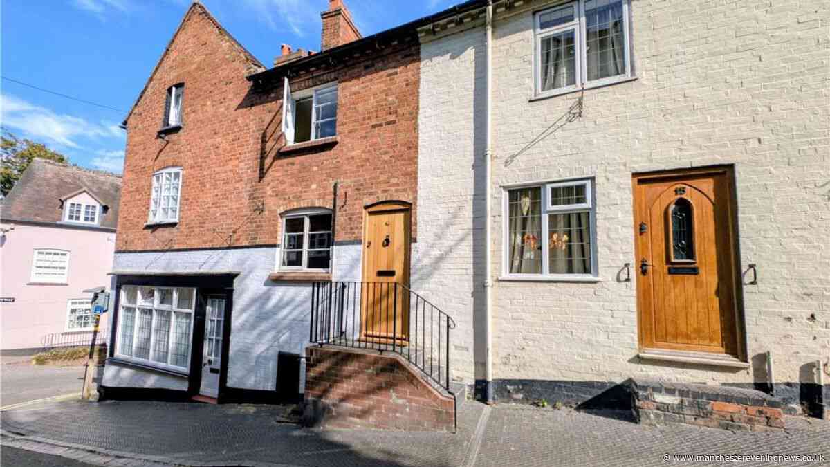 Quaint cottage selling for £220,000 with bizarre feature hiding in corner of living room