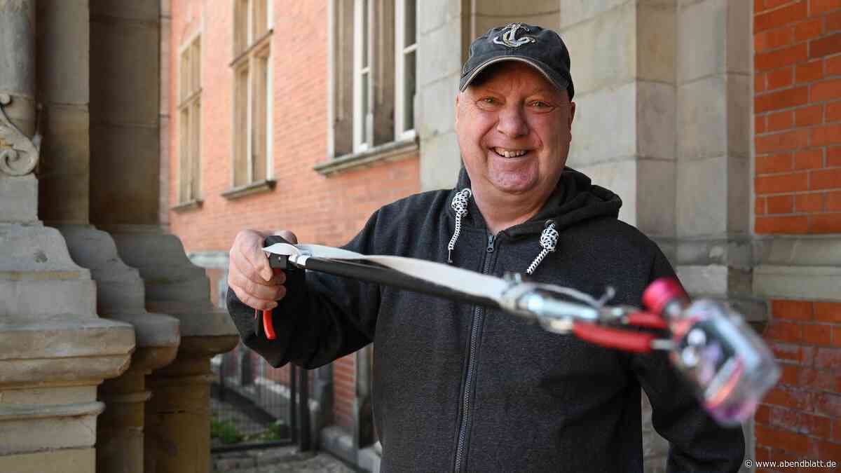Täglich sammelt er Müll: Harburg rückt seinen stillen Helden ins Rampenlicht