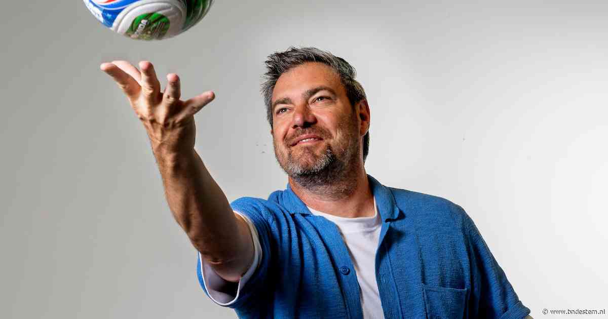 Mossou schrijft: ‘Doodskoppen, adelaars en strijdkreten: meer intimiderend kan een stadion haast niet zijn’