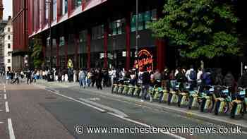 Hundreds queue up on Manchester's Oxford Road over Boohoo's mega sale