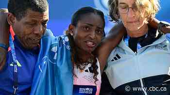 Berlin Marathon winner limped to finish line after rupturing Achilles tendon chasing world mark