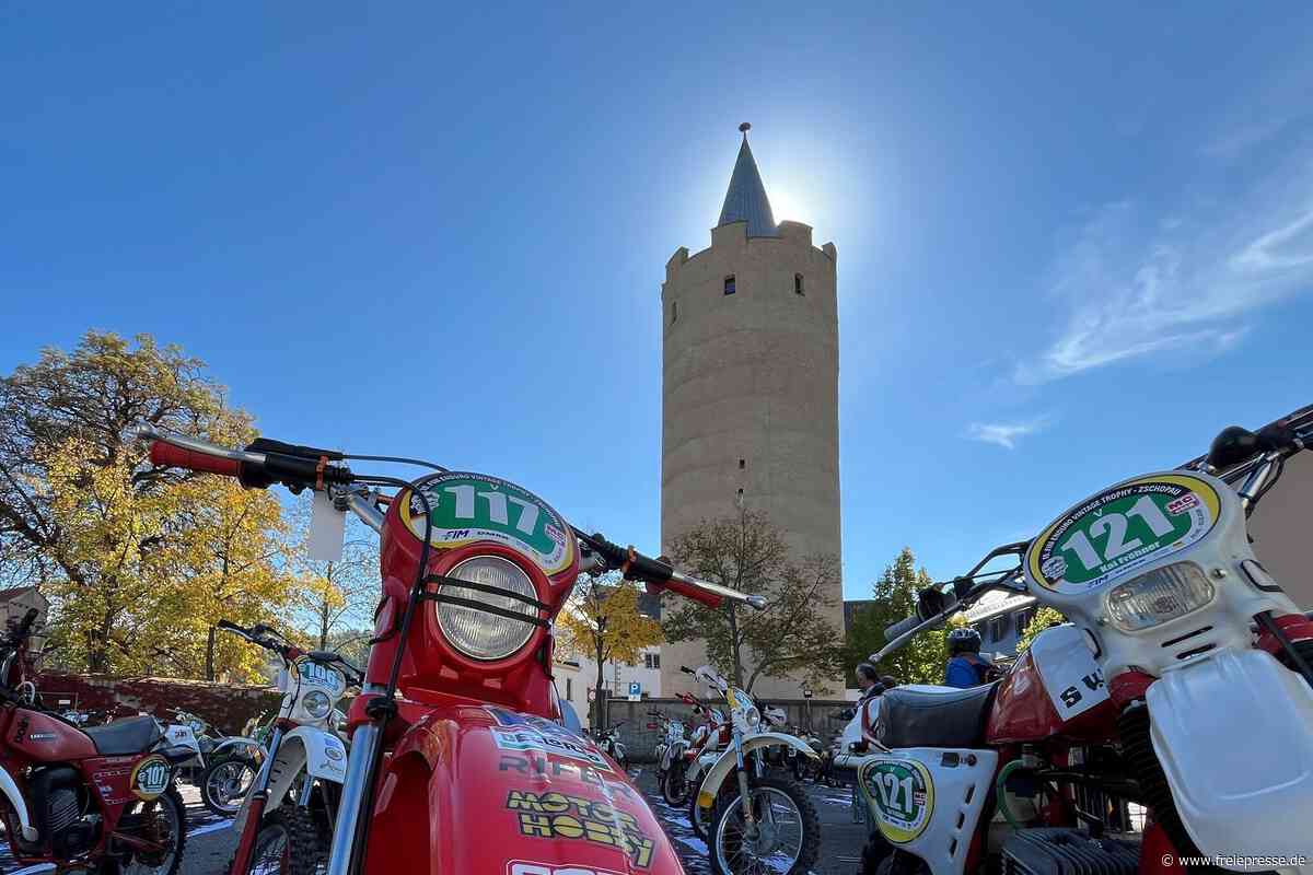 Vintage Trophy am Mittwoch: Erst Stars am Schloss, dann Vollgas in Weißbach