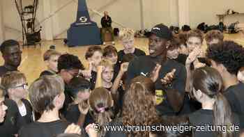 Dennis Schröder will „größte Station für Jugendarbeit in Europa“ aufbauen