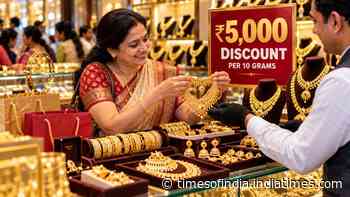 Indians buying gold at Rs 5,000 per 10 grams discount on cash deals