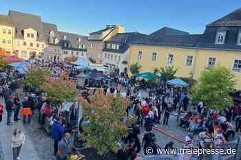 Enduro-Fieber in Zschopau: Einmarsch der Nationen hat begonnen