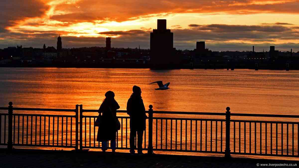 Met Office issues verdict on 27C heat surge in October weather update
