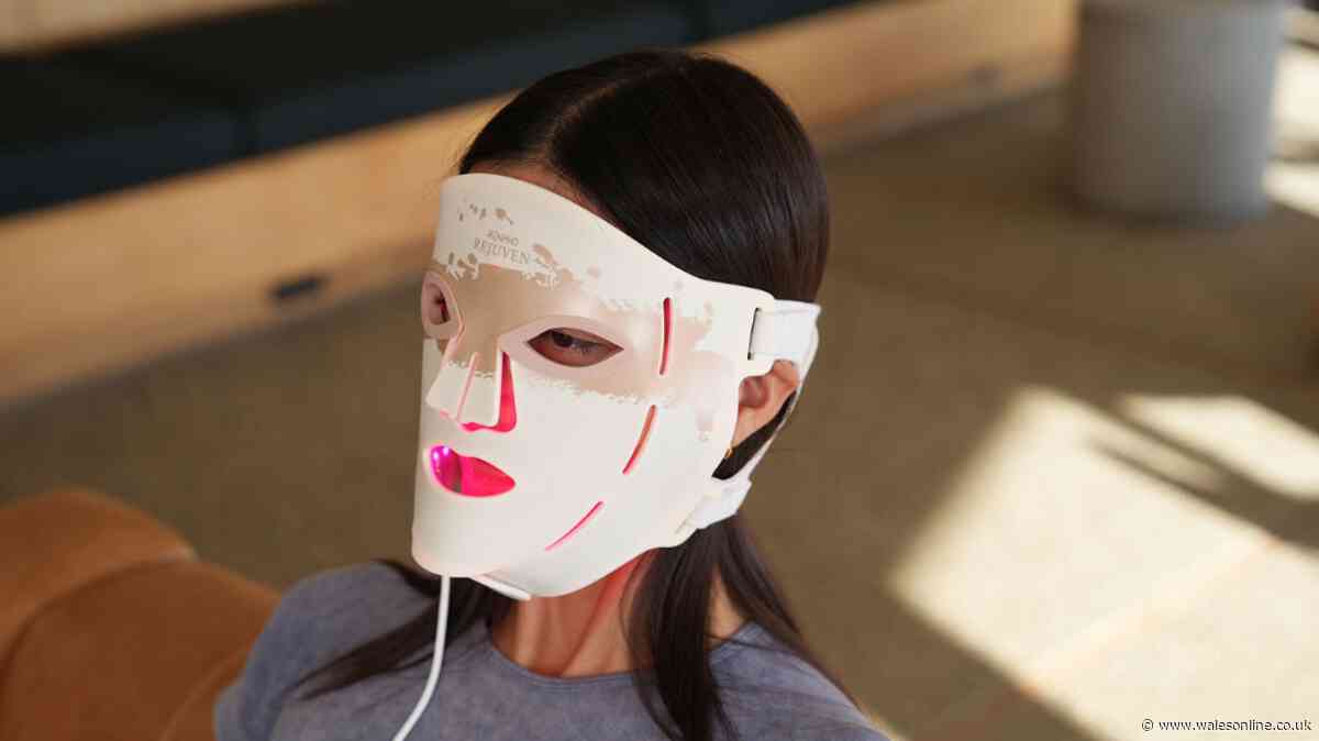 'Incredible' £20 off LED face mask 'diminished fine lines after 3 uses'
