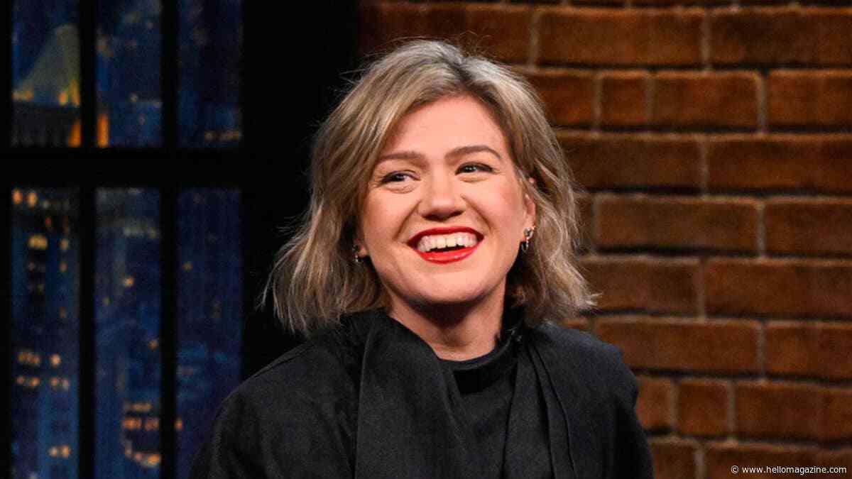 Kelly Clarkson teases 'romantic date night' plans as fans spot her electric chemistry with The Voice co-star
