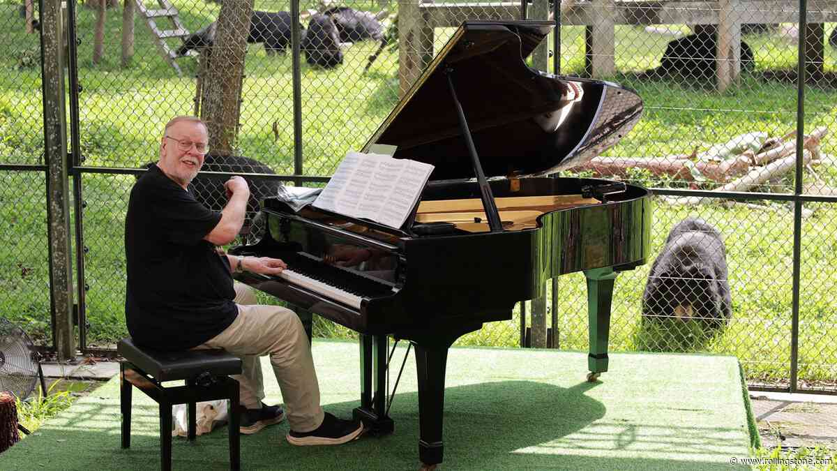 Songs in Ursa Minor: Yes’ Rick Wakeman Performed a Private Show for 150 Rescue Bears