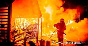 Twee vakantiewoningen volledig verwoest door brand in Lathum