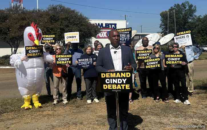 Colom challenges Hyde-Smith to debates, calls her ‘chicken’