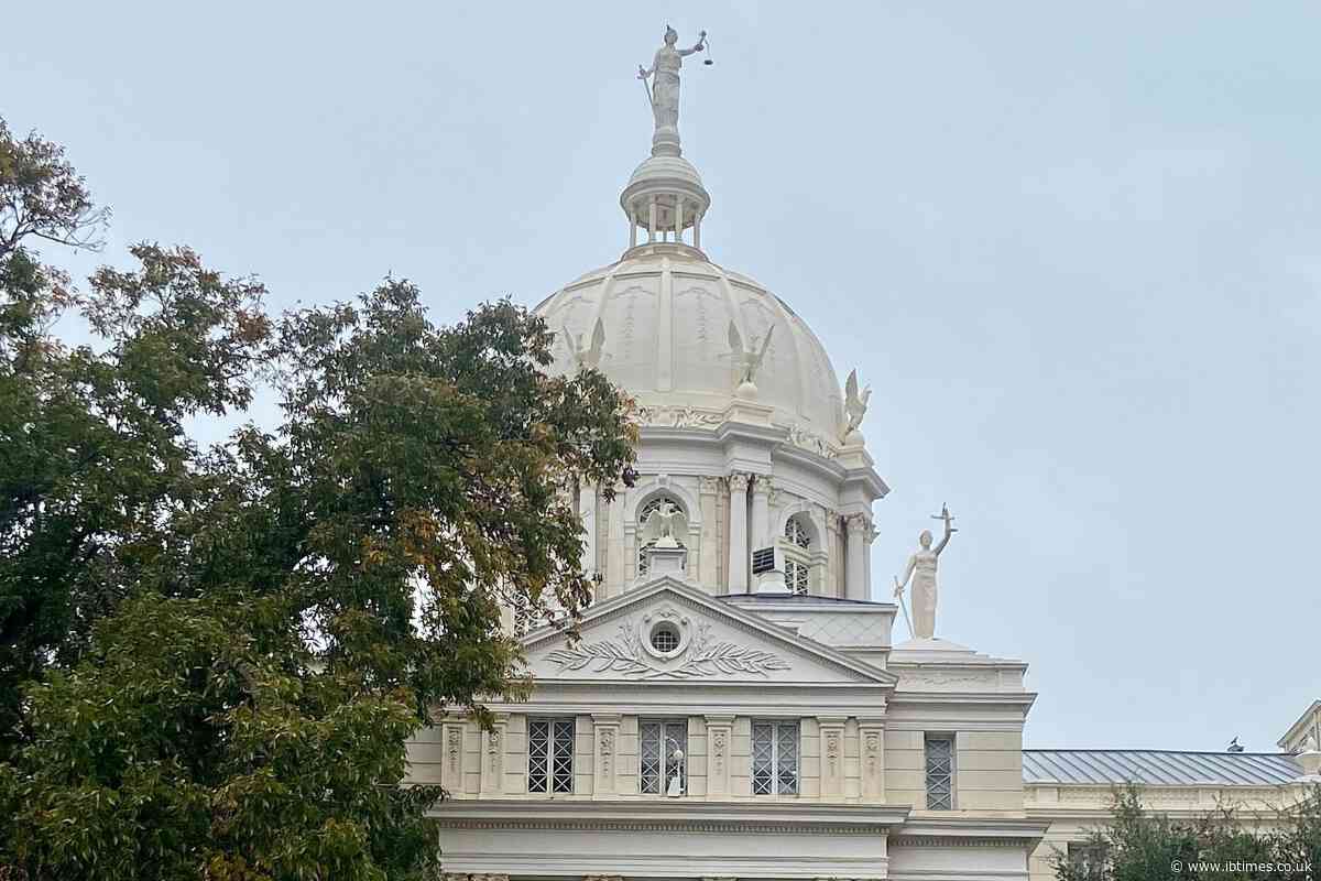 Texas Teacher Who Admitted Sex With Teenage Boy Gets Deferred Probation After Father Says Son Is 'Thriving'