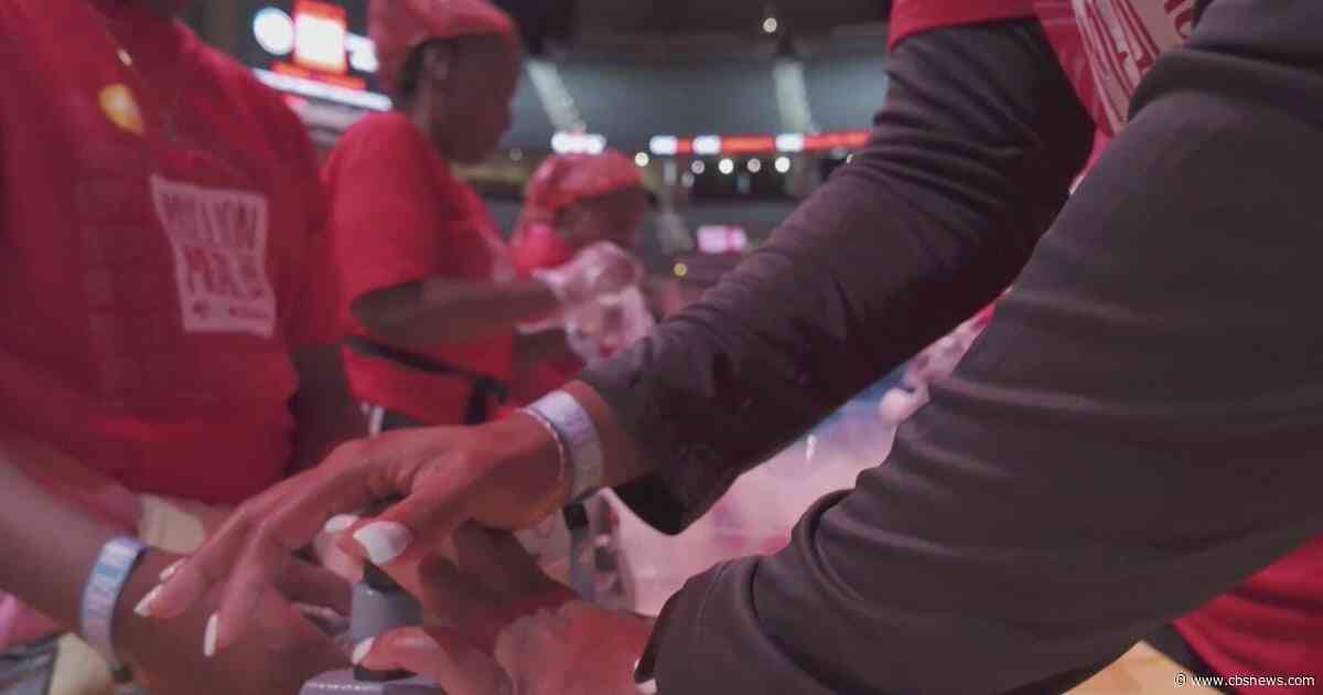 Atlanta Hawks help pack a million meals for Georgians