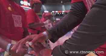 Atlanta Hawks help pack a million meals for Georgians