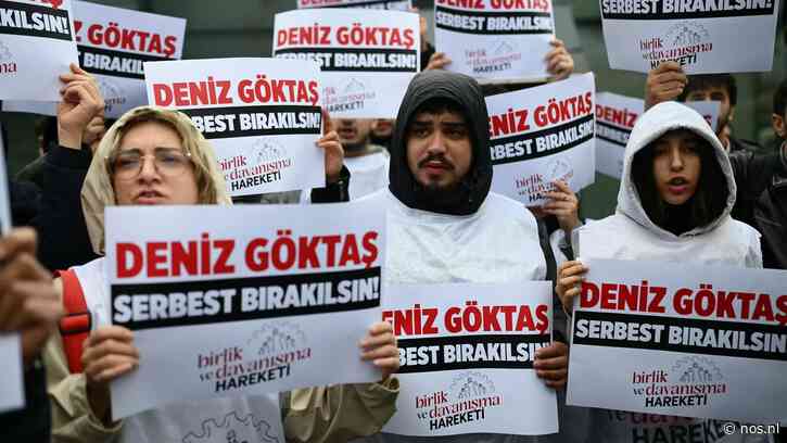 Celstraf voor Turkse komiek die Erdogan 'verlegen dictator' noemde