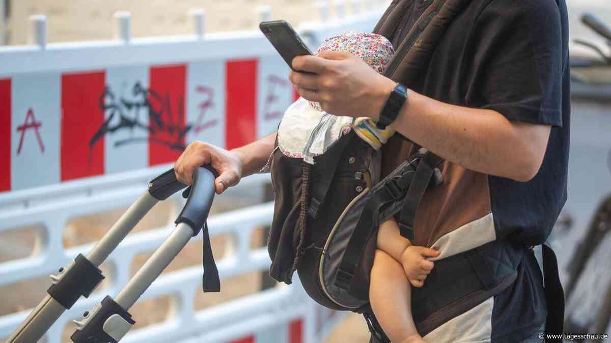 Bundesfamilienministerin erwägt Kehrtwende bei Elterngeldreform