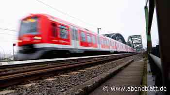 Pendlerfrust zwischen Stade und Hamburg: Deutsche Bahn bleibt Antworten schuldig