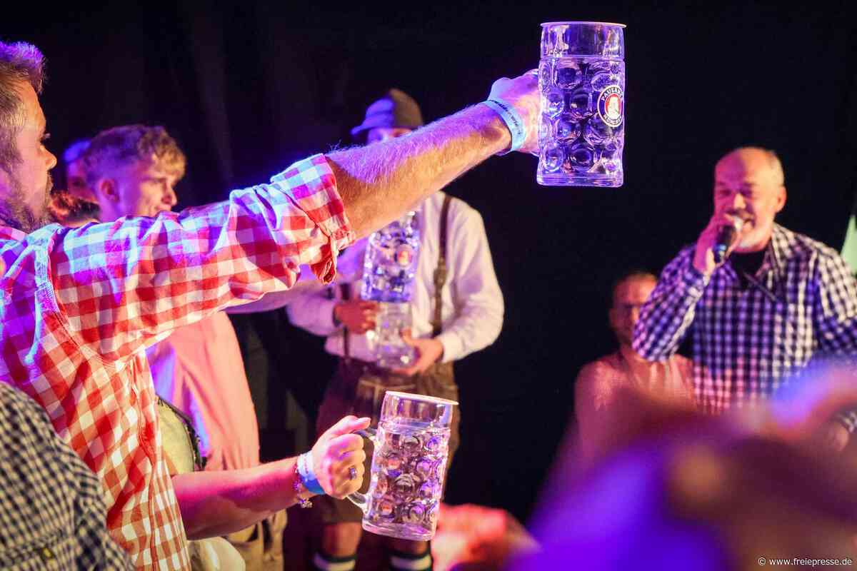 Oktoberfest im Erzgebirge: Was die „Königswalder Wiesn“ zu bieten haben