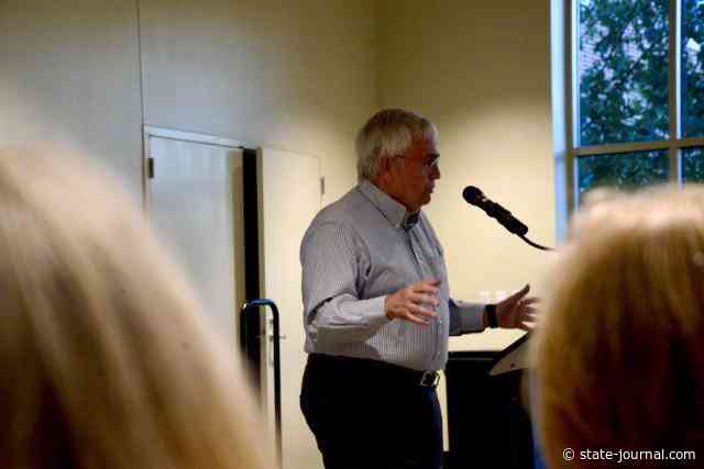 Group gathers to remember Wendell Barry