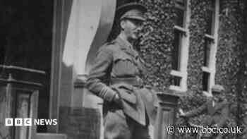 Blue plaque unveiled for World War One hero