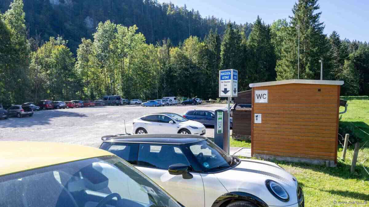 Nach Ärger um E-Autos: Gemeinden müssen neue Parkgebührenverordnung erlassen