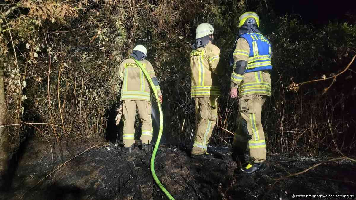 Auf 200 Quadratmetern: Feuerwehr löscht Brand bei Süpplingen