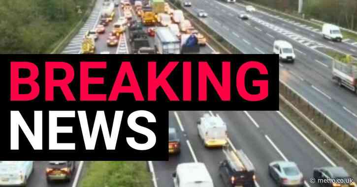 Drivers face 60-minute delays on M6 after overrunning roadworks