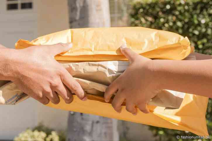 Onlinekäufer:innen schicken so viele Pakete zurück wie nie zuvor