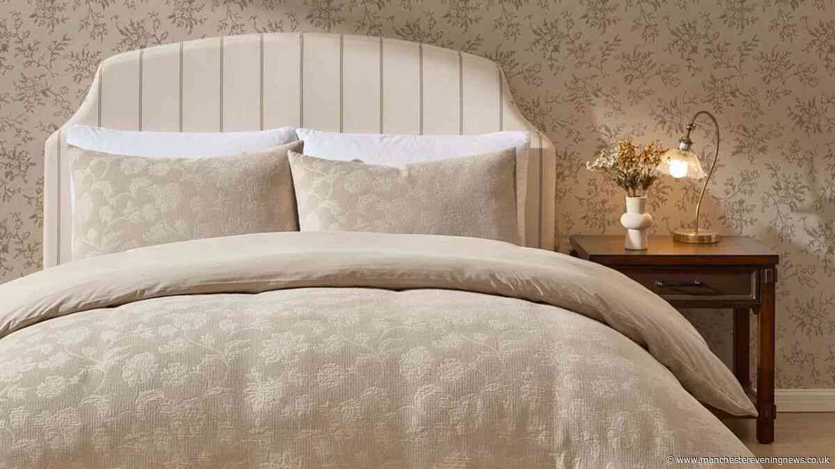 Dusk bedding set reduced in sale 'oozes luxury' and is 'nice and heavy for winter snuggling'