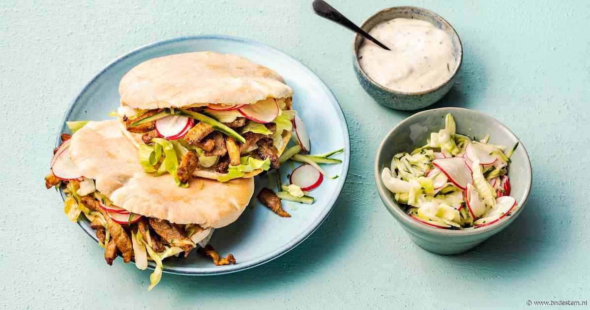 Wat Eten We Vandaag: Pita shoarma met rauwkost