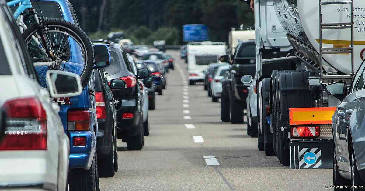 A73 bei Bamberg: Heftiger Unfall bei Überholmanöver- 140.000 Euro Schaden