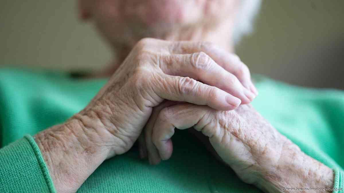 Koalition bringt Pflegereform ins Kabinett