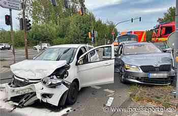 POL-ME: Unfall im Kreuzungsbereich: Zwei Leichtverletzte - 2609111