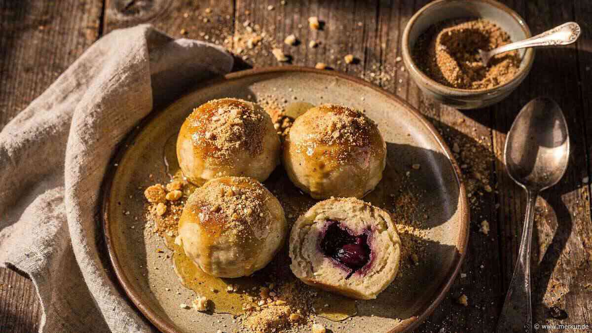 Zwetschgenknödel aus Quarkteig: Einfaches Rezept für das perfekte Herbst-Dessert
