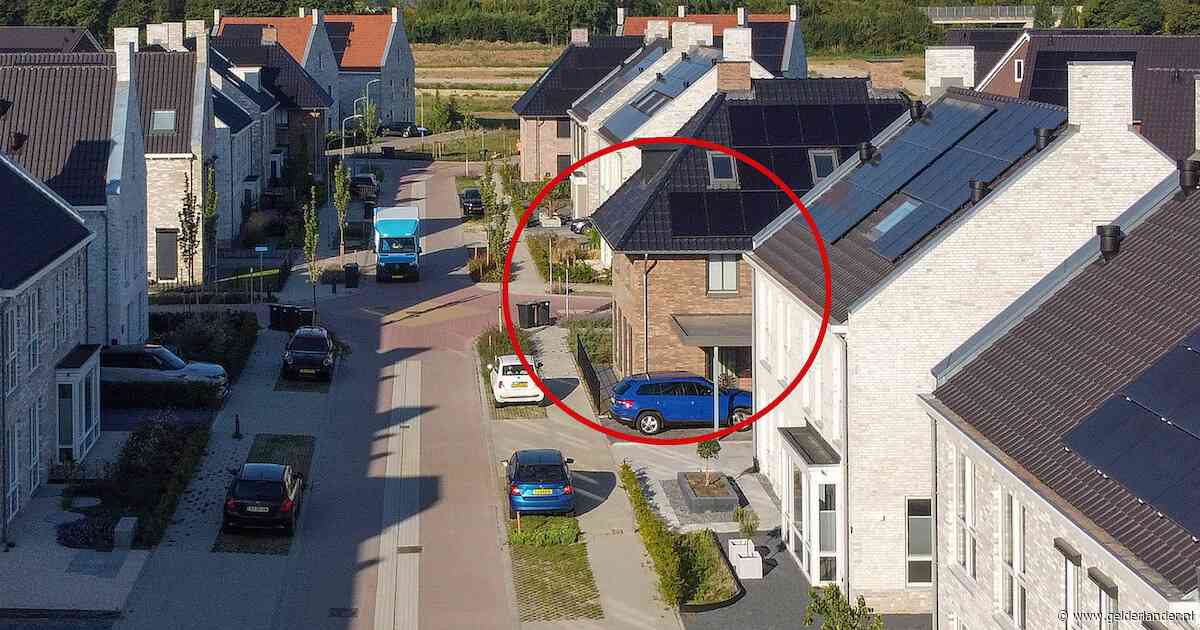 Hele straat moet en zal op één lijn: buren eisen dat gevel van nieuw huis 2,5 meter opschuift