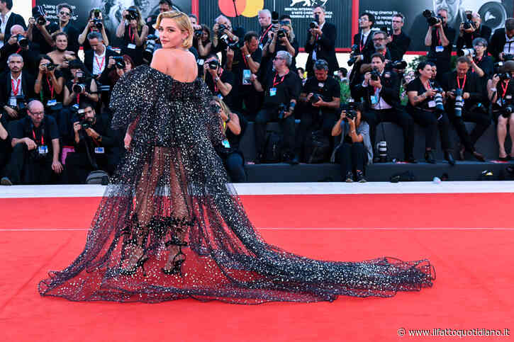 “Ho perso migliaia di follower per aver parlato di Gaza, ma non ho mai avuto paura di espormi. I bambini continuano a morire, le madri a soffrire”: parla Florence Pugh