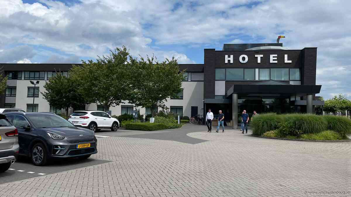 Asielzoekers blijven langer in hotel Uden, bouw nieuw azc loopt uit