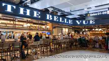 Manchester Airport's new Wetherspoon's pub 'like sardine city' with passengers slamming queues to get in