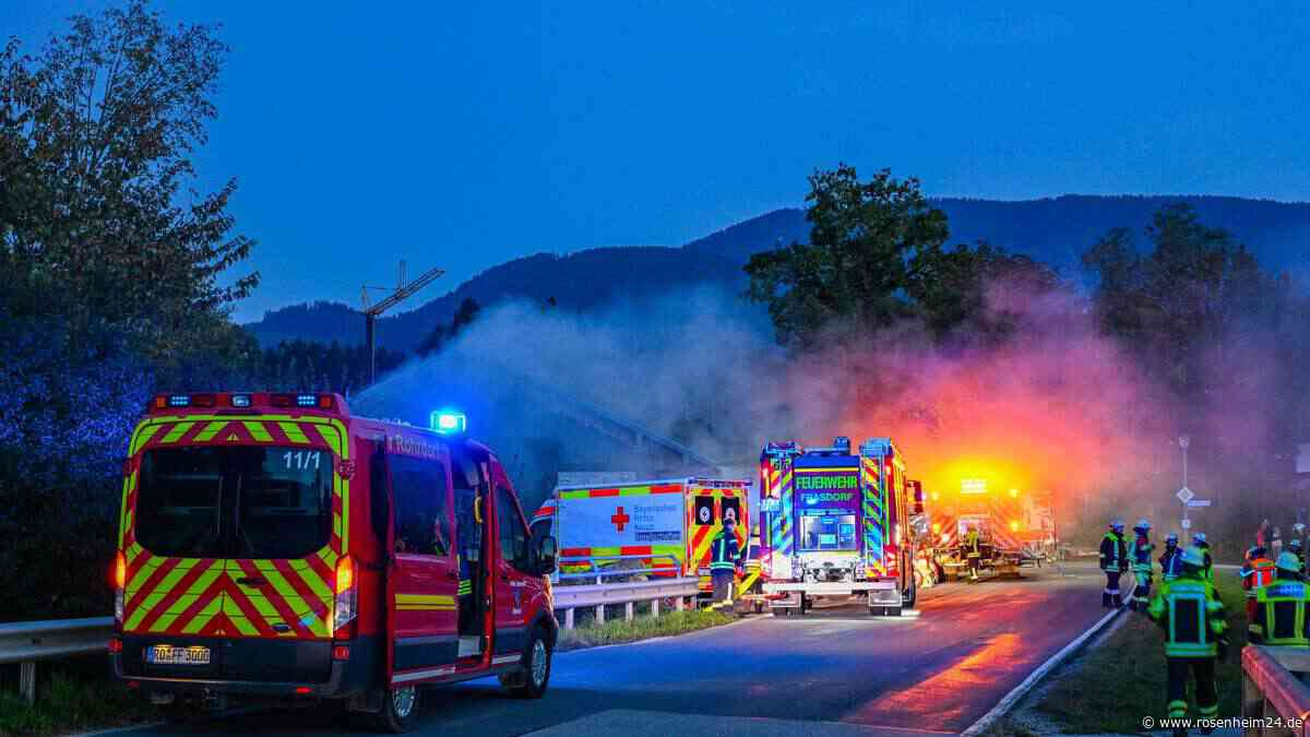 Schreie, Sirenen und Flammen: 100 Einsatzkräfte proben Ernstfall in Höhenmoos