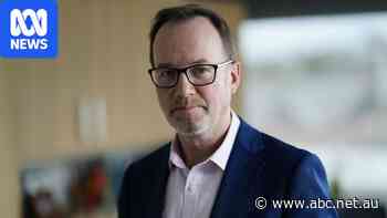 Shoebridge close to tears as he remembers mentor and 'bloody fun friend'