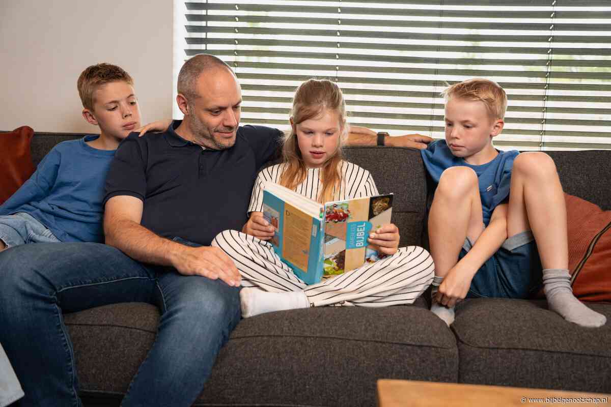 Gezin Van Cleven doorwandelde de hele Bijbel