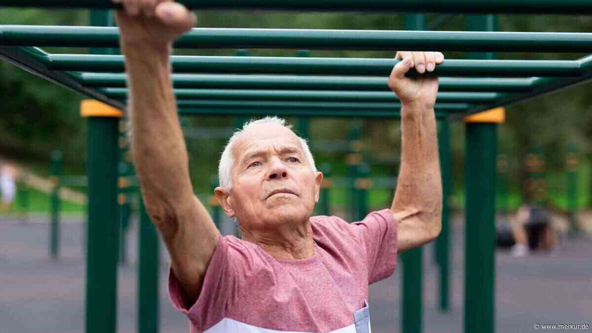 Tägliches Krafttraining im Alter: Fitnessexperte empfiehlt sieben Übungen – Harvard-Professor (62) macht es vor
