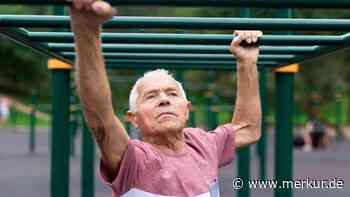 Tägliches Krafttraining im Alter: Fitnessexperte empfiehlt sieben Übungen – Harvard-Professor (62) macht es vor