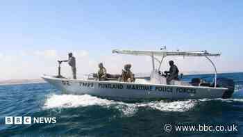 Somali pirates killed oil tanker crew before rescue, official tells BBC
