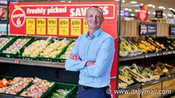 Aldi boss accuses rival supermarkets of 'duping' customers with misleading loyalty scheme prices