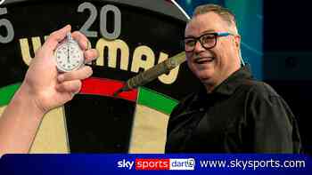 'How many in 60 seconds?!' | Part takes on the Sky Sports Double Top challenge!